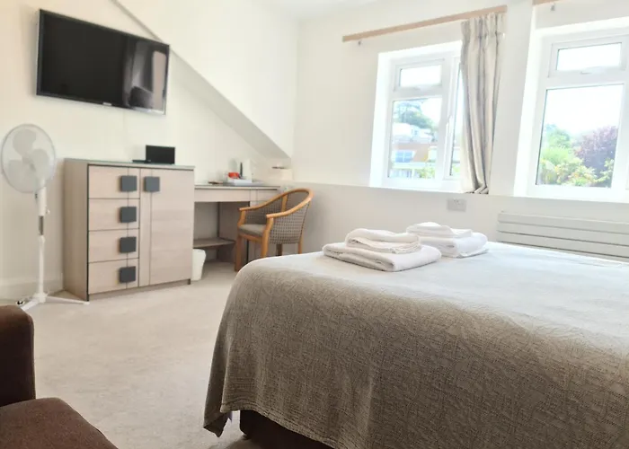 The Torland - Paignton Seafront - Free Parking, All Rooms En-Suite
