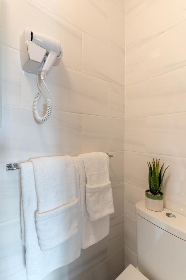 Hotel The Torland - Seafront - Free Parking, En-suite
