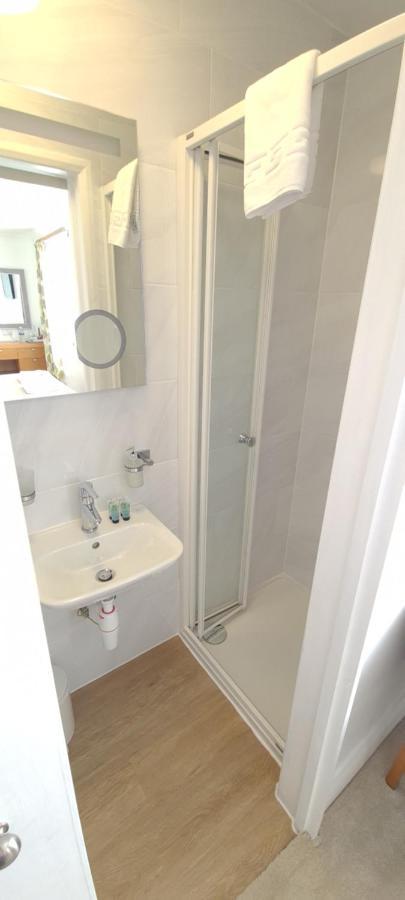 The Torland - Seafront - Free Parking, En-suite 4*