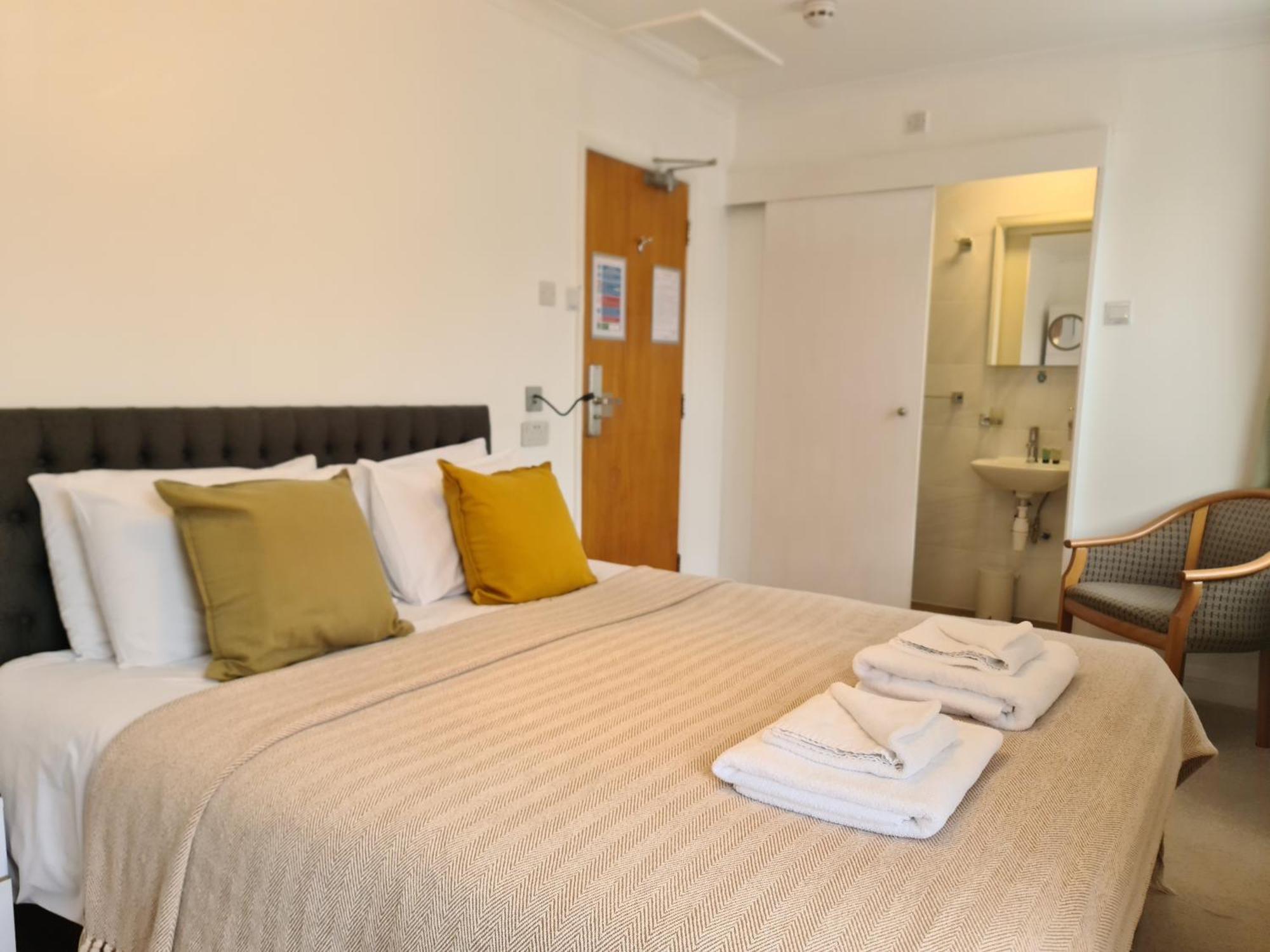 The Torland - Seafront - Free Parking, En-suite Paignton