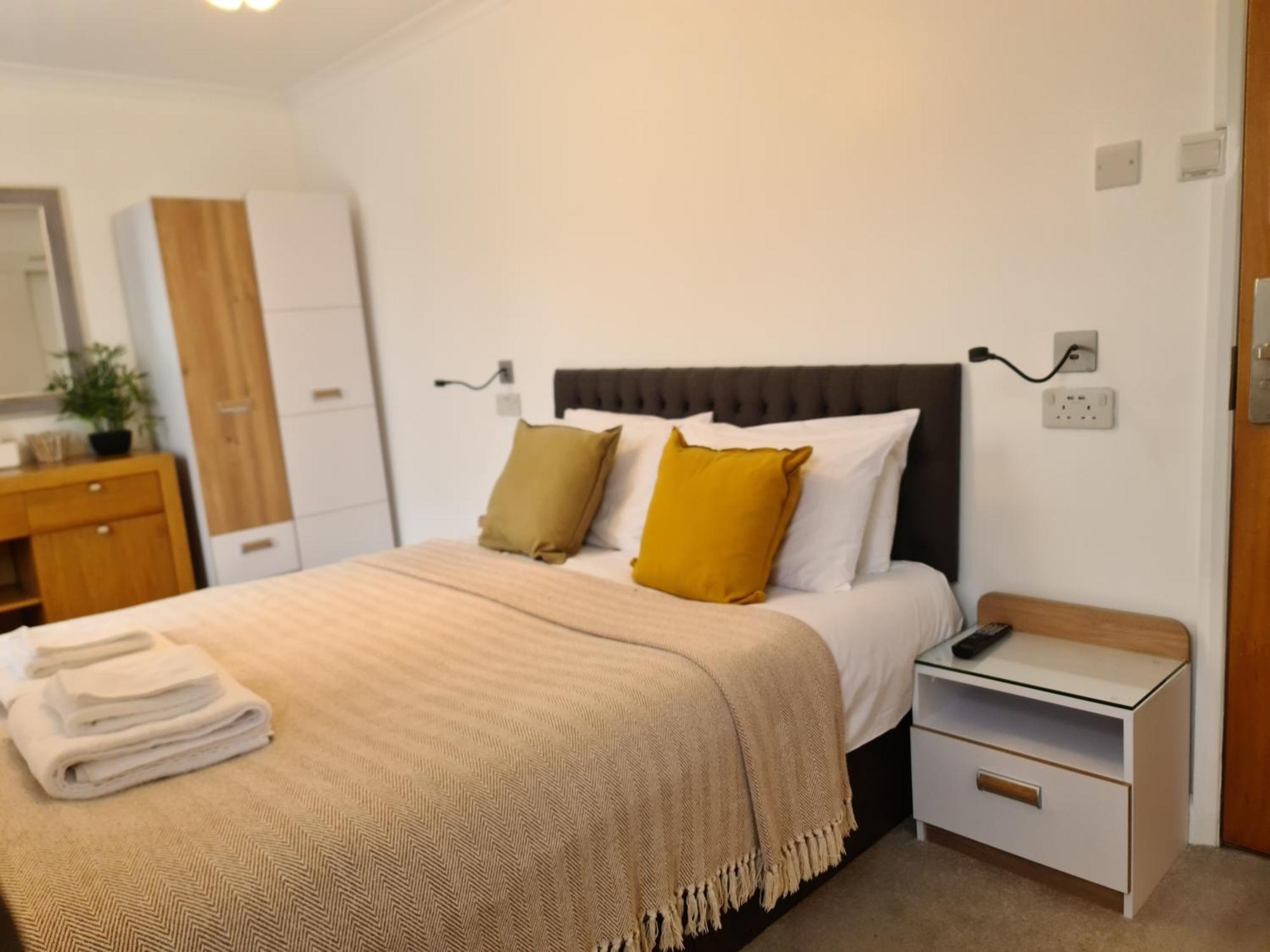 The Torland - Seafront - Free Parking, En-suite Hotel 4*