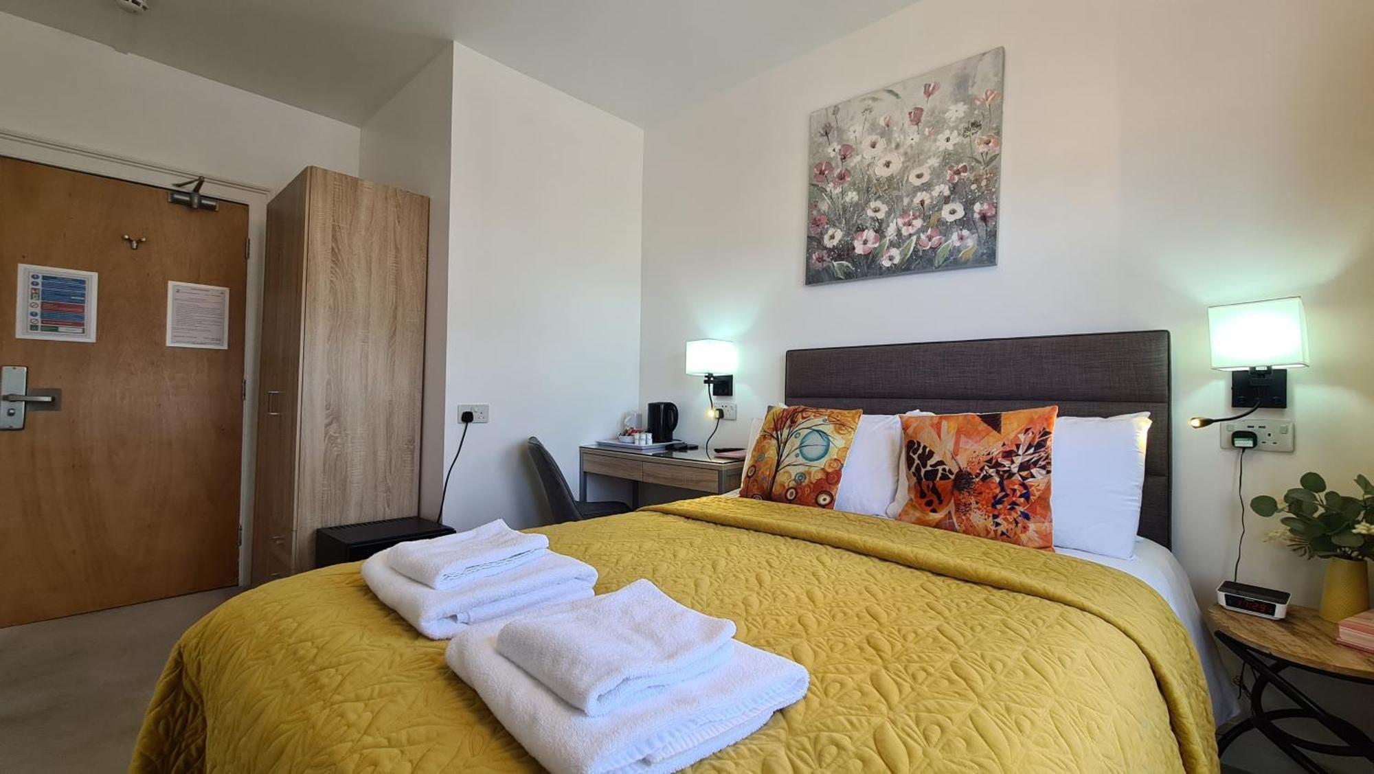 Hotel The Torland - Seafront - Free Parking, En-suite 4*