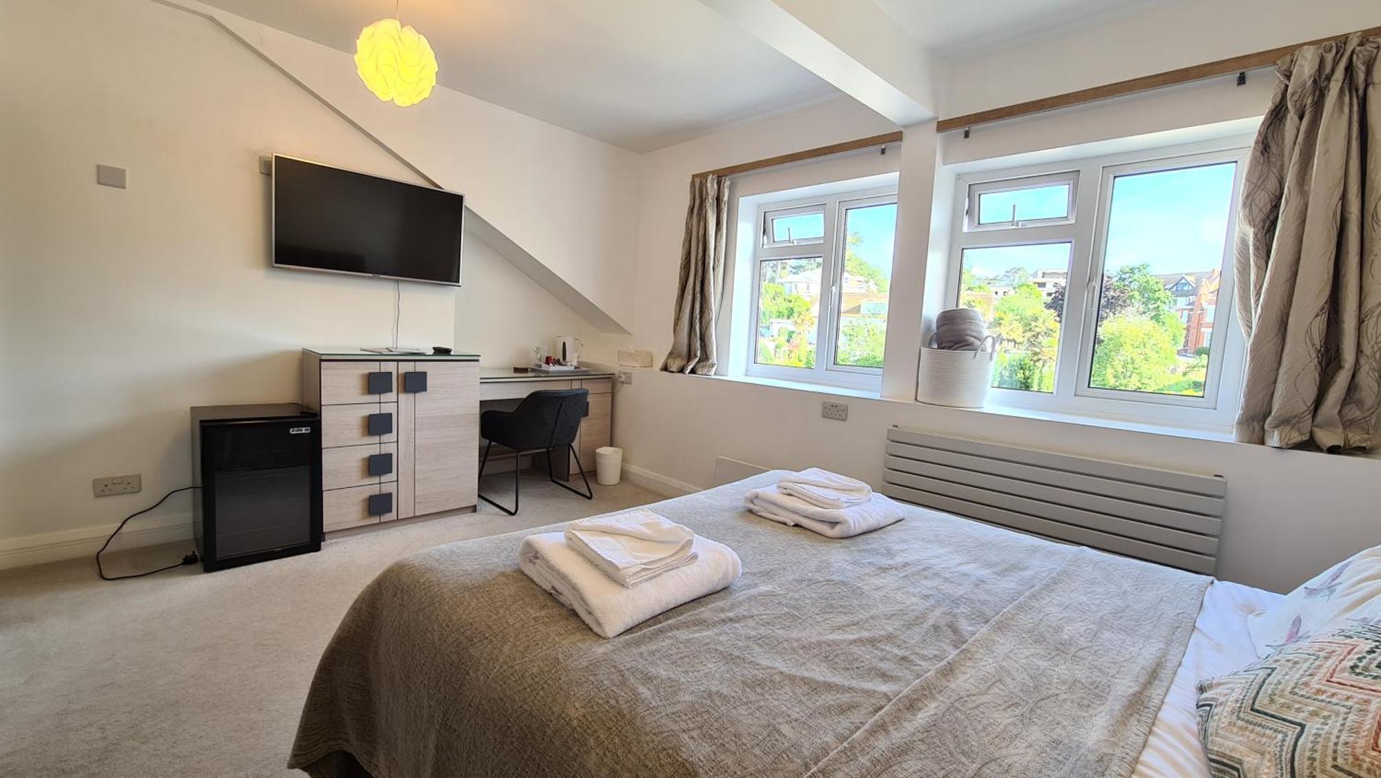 The Torland - Seafront - Free Parking, En-suite