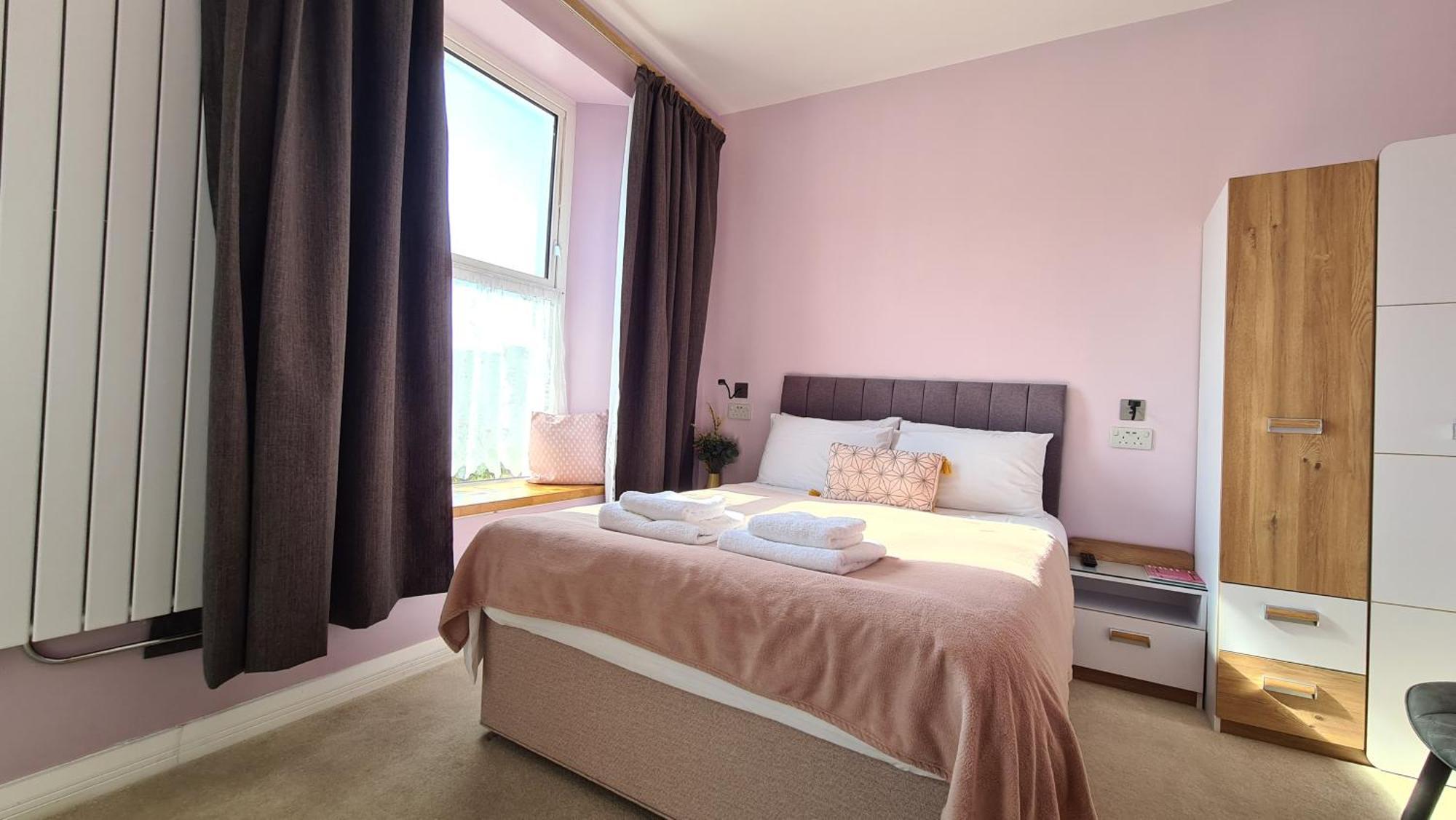 Hotel The Torland - Seafront - Free Parking, En-suite 4*