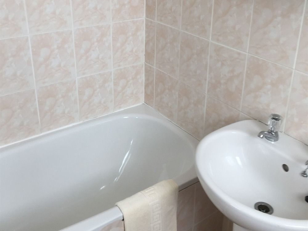 Hotel The Torland - Seafront - Free Parking, En-suite 4*